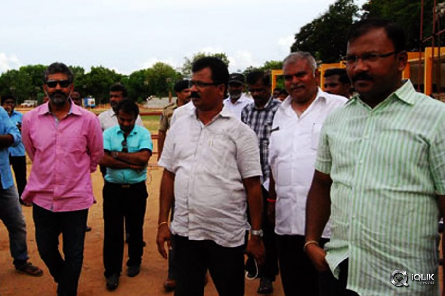 Rajamouli-at-Baahubali-Movie-Audio-Launch-Arrangements